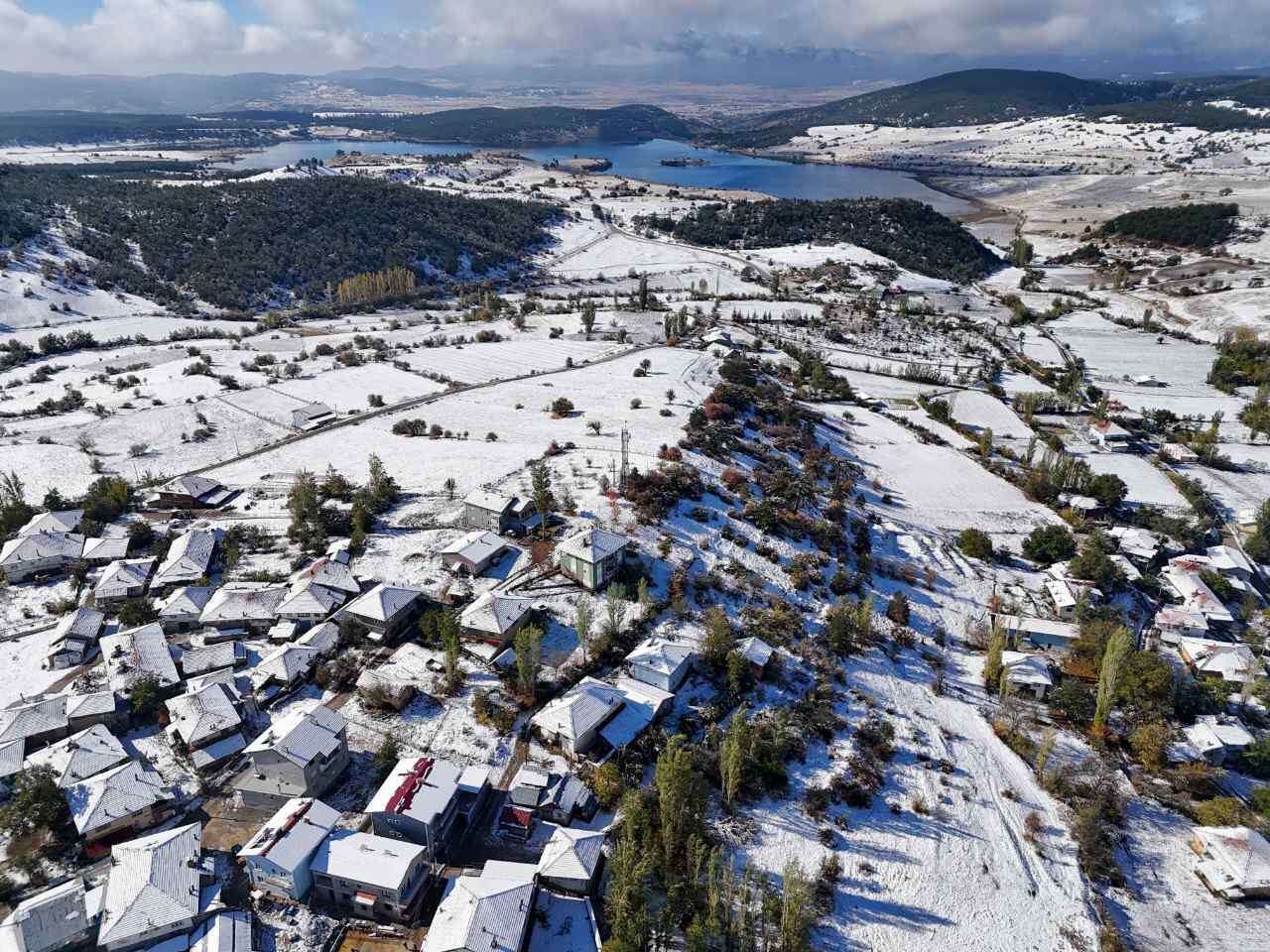 Uşak'a Mevsimin İlk Karı düştü 3